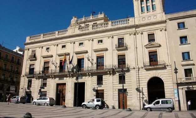 Alcoy paga a los proveedores municipales en 12,5 días de media: el límite legal son 30