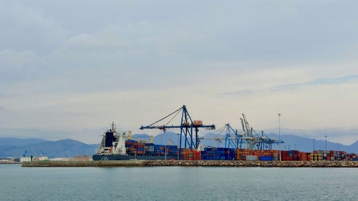 El azulejo se adapta a la nueva geopolítica: reduce el precio de sus ventas para mantener la competitividad de las exportaciones