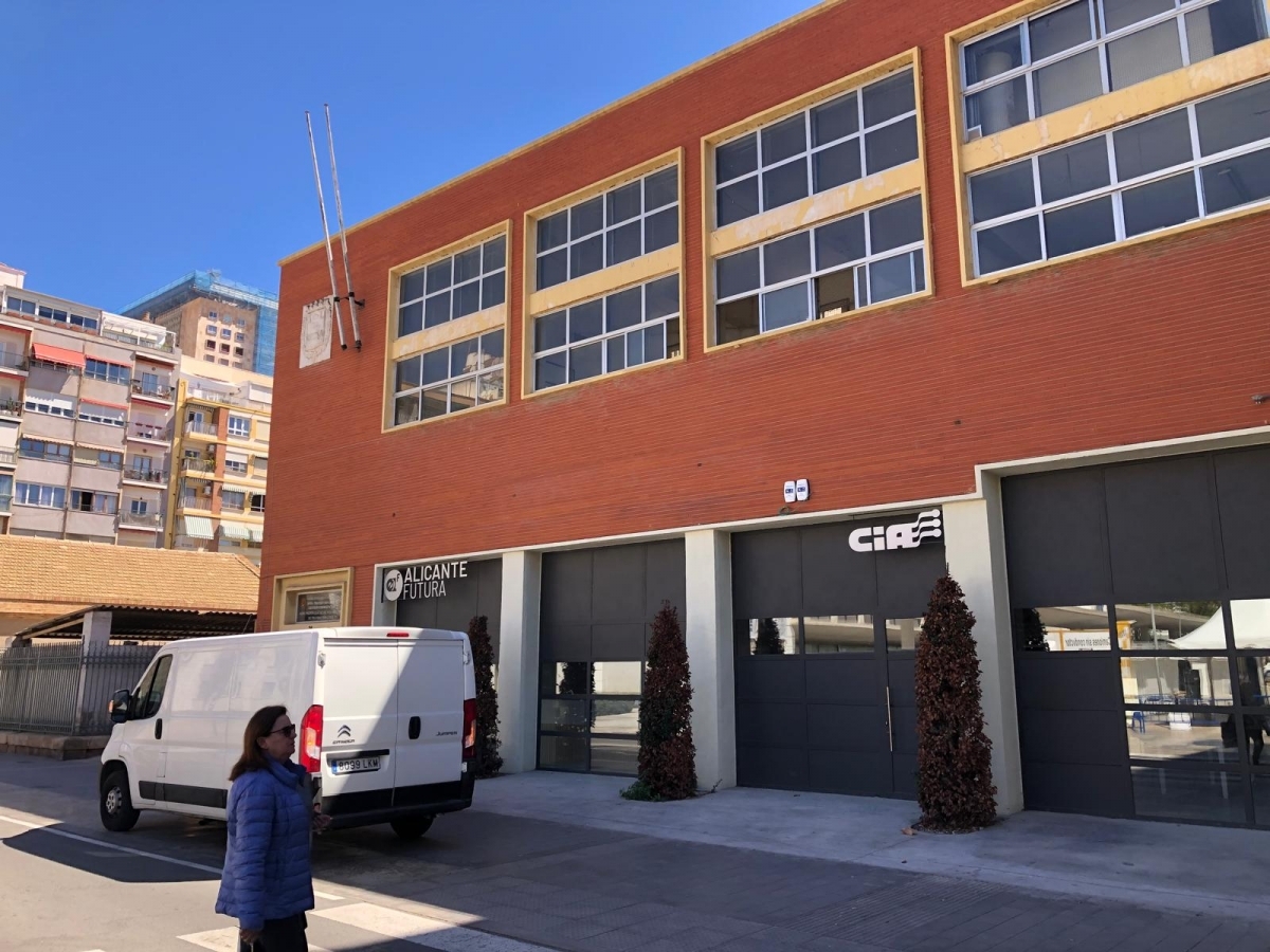 El edificio municipal adscrito a Alicante Futura que acoge las oficinas del CIA. - 