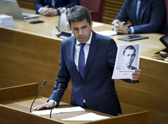 El Consell pide anular los sumarios contra Miguel Hernández pero lo vincula a la Ley de Concordia