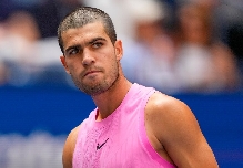 Alcaraz gana a Darderi con susto físico incluido y, en modo trituradora, ya está en octavos del US Open 