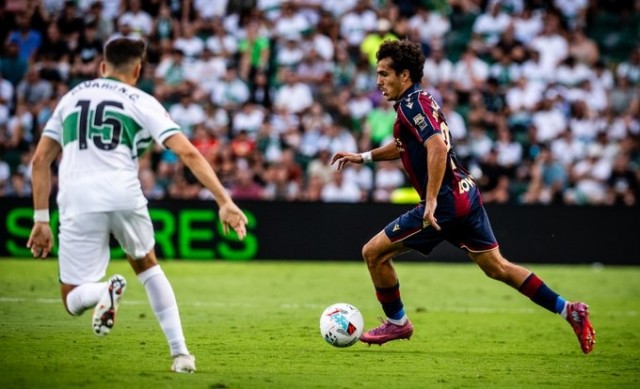 El Elche enciende las alarmas del Levante UD