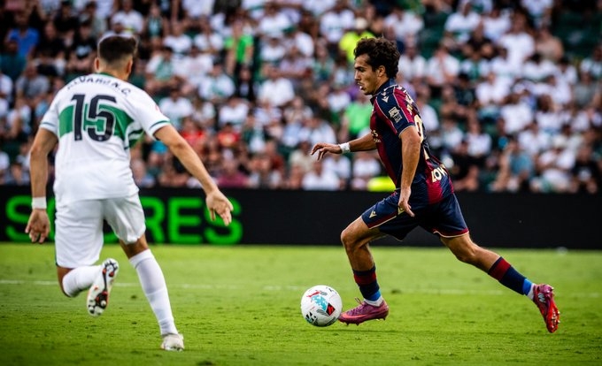 El Elche enciende las alarmas del Levante UD