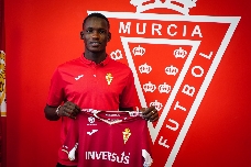 El Murcia ficha a Sekou Djanbou, joven medio maliense de 20 años, para Primera RFEF 