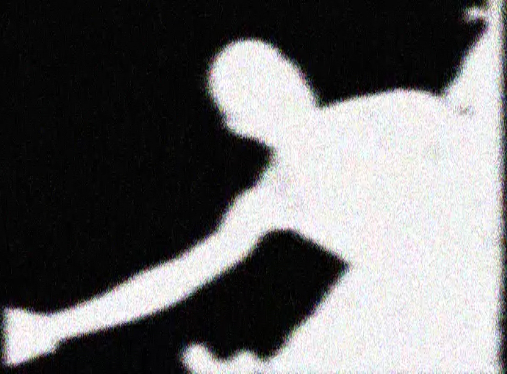 Fotograma de la película Monumento IV - Fotograma de la película Monumento IV