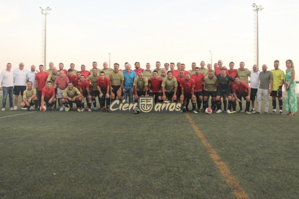  Leyendas de la Región llevan el Centenario de la FFRM a Mazarrón con un amistoso