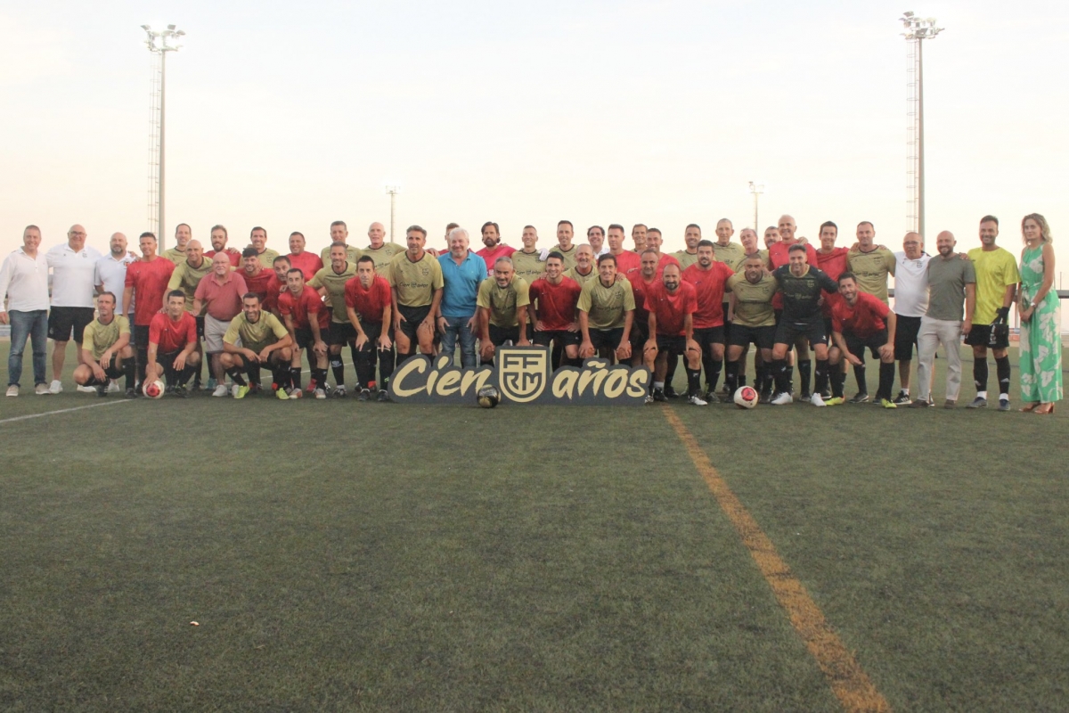  Leyendas de la Región llevan el Centenario de la FFRM a Mazarrón con un amistoso