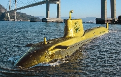 El Submarino amarillo atraca en el puerto de Vigo para seguir haciendo historia