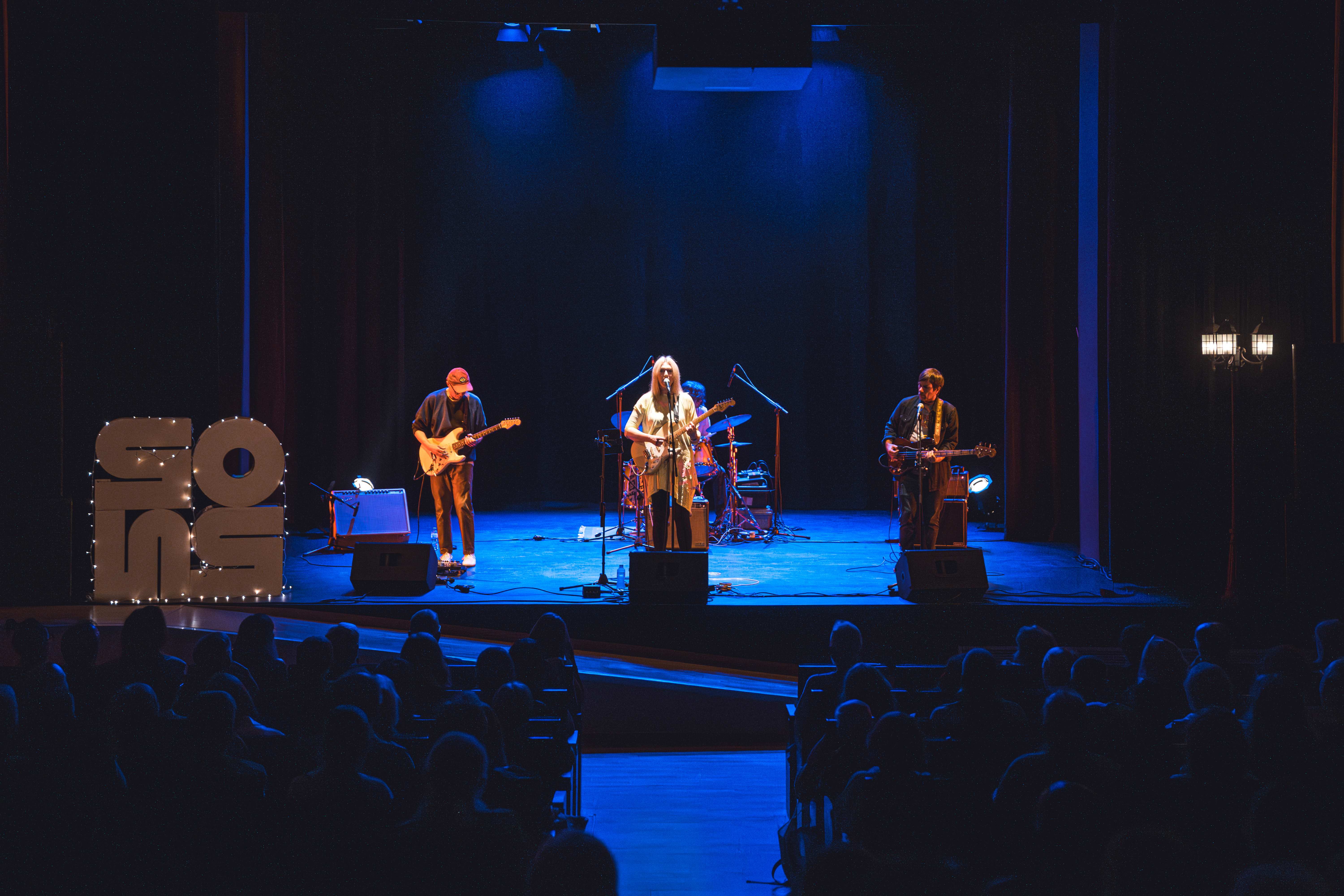 Un momento de la actuación de Jane Weaver en el Sons. Foto: SUSANA GODOY - 