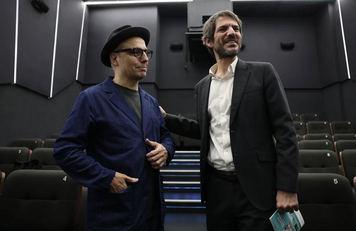 El ministro de Cultura, Ernest Urtasun junto al director de cine Pablo Berger
