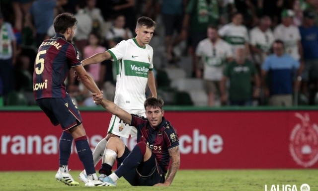 El Levante vuelve a empezar con tres derrotas quince años después