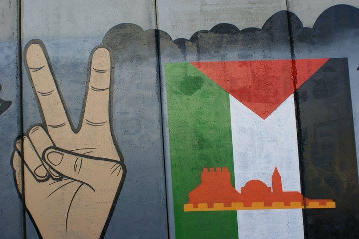 Mural pintado en el muro de la vergüenza de Belén