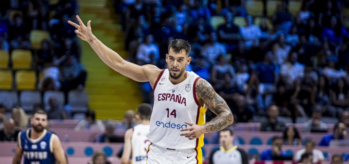 España supera sin apuros el ‘trámite’ ante la anfitriona