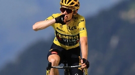 Vingegaard da un golpe de autoridad en Valdezcaray y Traeen mantiene la roja