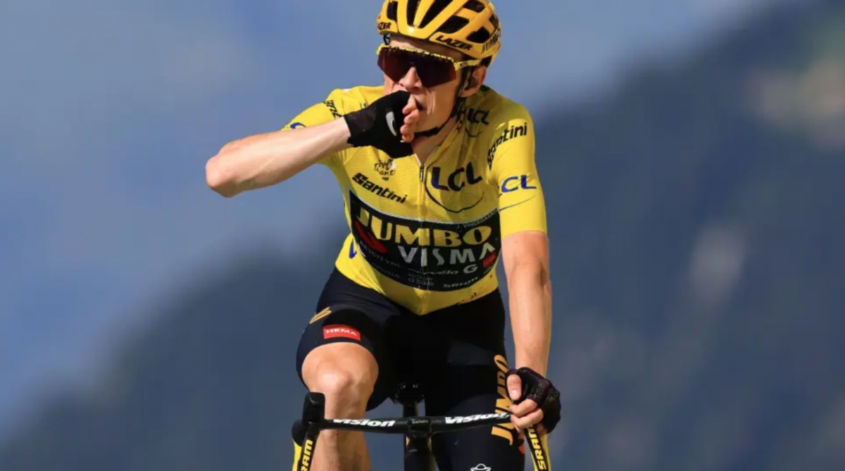 Vingegaard da un golpe de autoridad en Valdezcaray y Traeen mantiene la roja