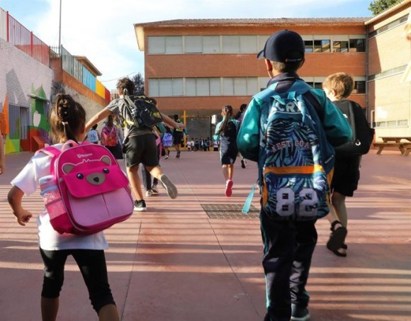 La vuelta al cole costará en la Región de Murcia 680 euros de media en la pública, 705 en la concertada y 1.692 en la privada