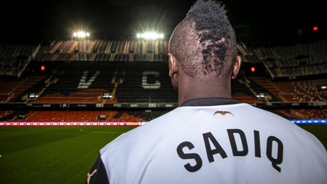 Último día de mercado con el '9' por firmar