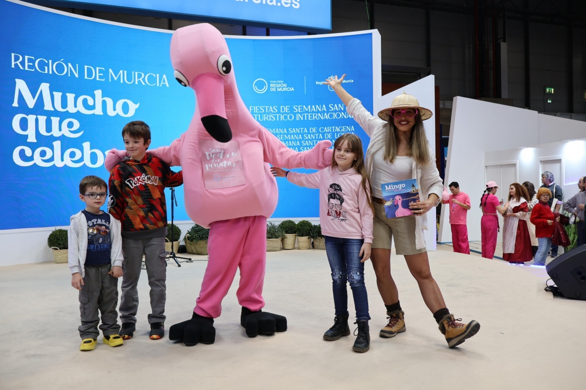 Mingo, el flamenco mascota de San Pedro del Pinatar, será el protagonista de dos nuevos parques infantiles en Villanitos