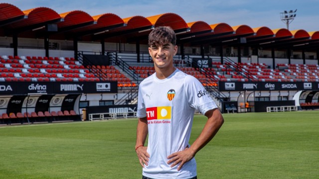 El Levante UD y el Valencia CF acuerdan la cesión de Víctor Jr.