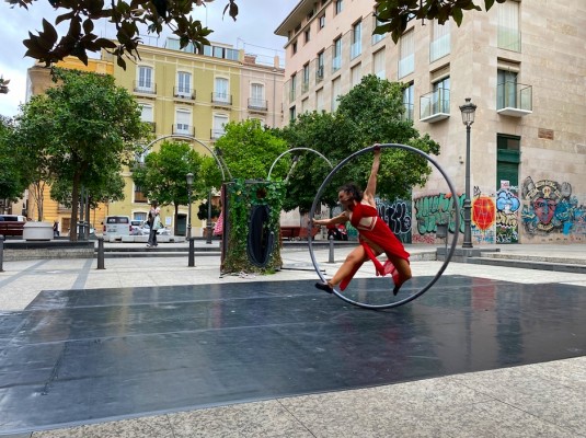 Espai Inestable inunda de circo las calles de València