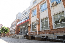 El edificio central del campus Alfonso XIII de Cartagena abre sus puertas a los arquitectos para que la conviertan en la futura sede de Navales