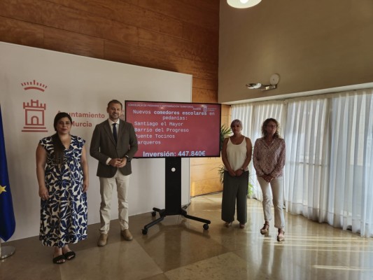 Medio millar de alumnos estrenan comedor escolar en cuatro colegios de Murcia
