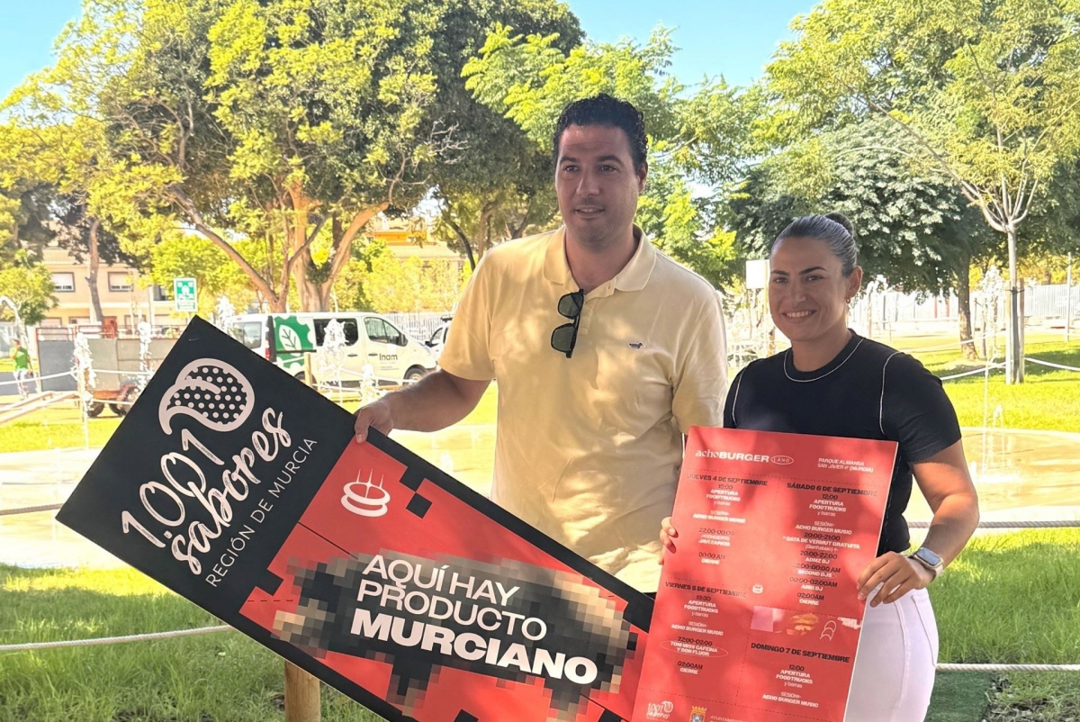 La concejala Isabel Madrid y el organizador de Acho Burger Land, Pedro Pallarés - Foto: AYTO. SAN JAVIER
