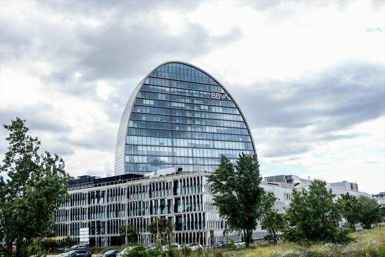 BBVA, en un movimiento bajista a medio y corto plazo, pese a su tendencia alcista en el largo plazo