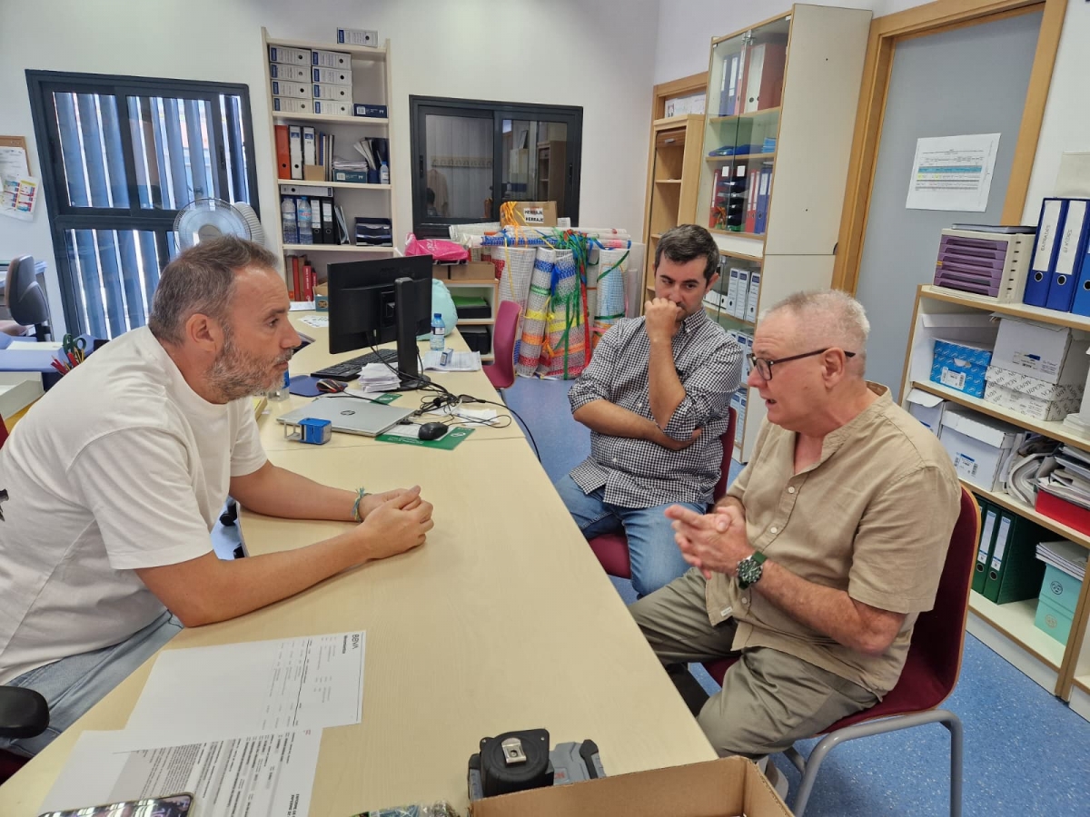 Reunión en el CEIP La Patacona