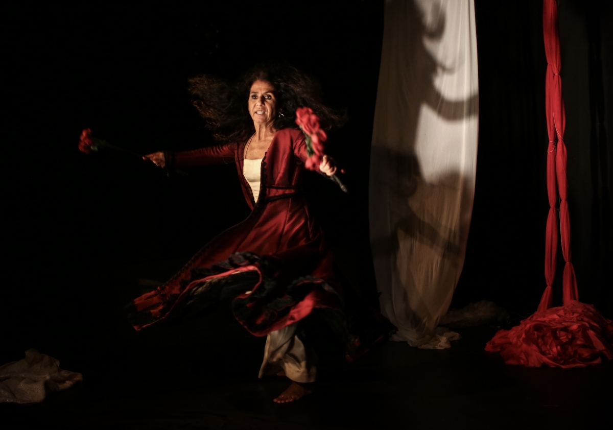 Un cuerpo y una voz para expandir todo el universo de 'Bodas de sangre'