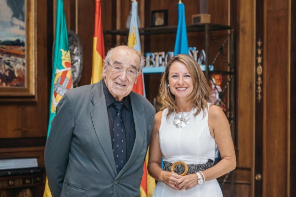 Carrasco recibe a Ignacio Pérez de Heredia, nuevo hijo adoptivo de Castelló: 