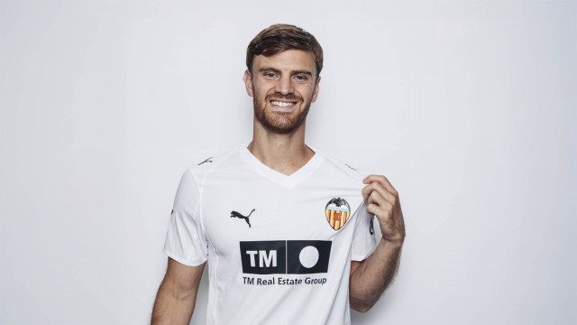 Beltrán: “Estoy muy contento de estar aquí, el Valencia CF es uno de los clubes más grandes de España”