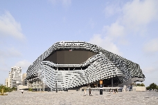 El Roig Arena luce su piel cerámica