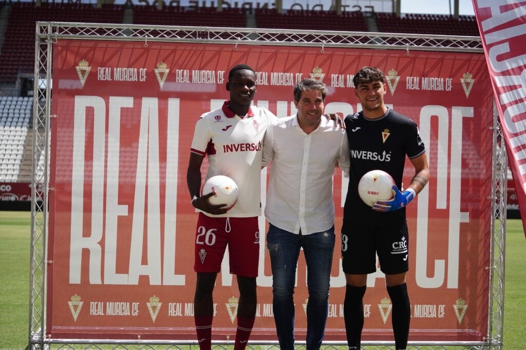 Piñeiro y Djanbou, presentados por el Real Murcia, 