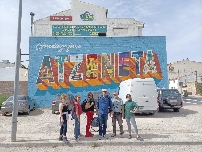 'A peu de carrer', el documental castellonense que abre al mundo la memoria y la pasión del teatro de calle