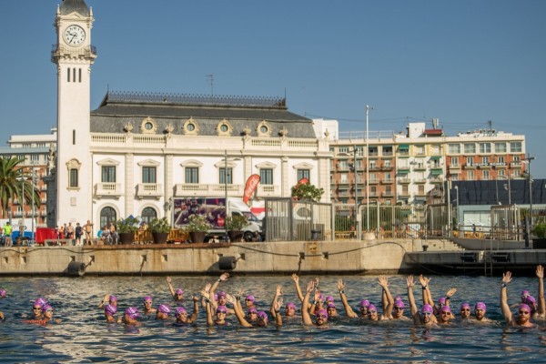 Abiertas las inscripciones para la 32 Travesía a Nado al Puerto de Valencia y el Campeonato Autonómico de Aguas Abiertas