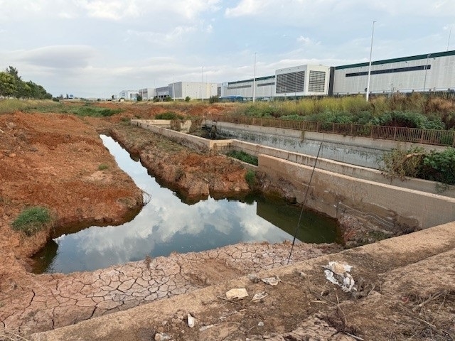 La CHJ finaliza la ejecución del canal de aguas bajas en las balsas del barranco del Pozalet en Riba-roja