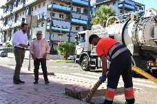 Castelló refuerza las labores de limpieza de imbornales como medida para "anticiparse a la gota fría"