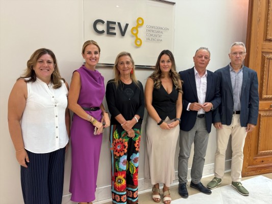 La CEV y sectores afectados por la Dana piden a la comisionada más coordinación y asegurar la liquidez en la zona