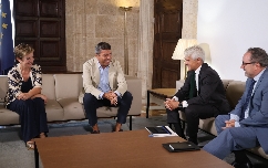 Mazón aborda con el presidente de Telefónica España el traslado de estaciones de l'Eliana y Paiporta a otras zonas del municipio