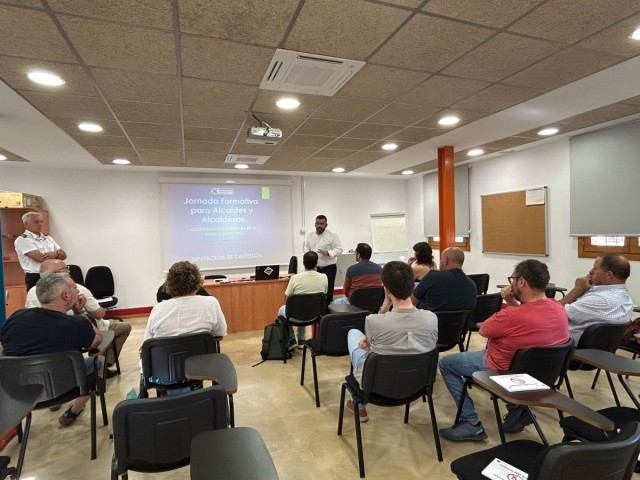 La Diputación forma a los alcaldes de Castellón en la gestión y planificación de emergencias