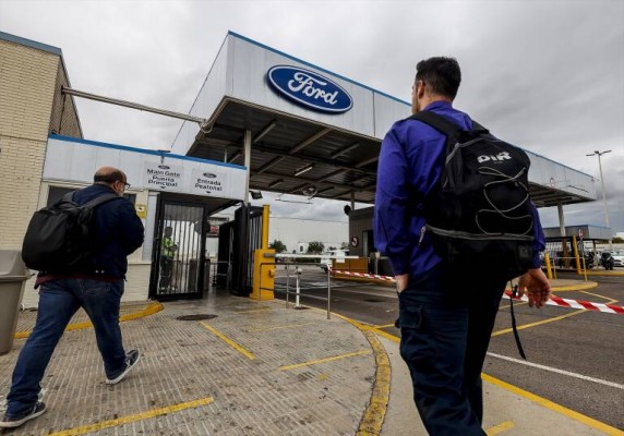 Ford Almussafes tiene prácticamente cerrado el ERE, con 65 % de prejubilaciones y el resto de bajas
