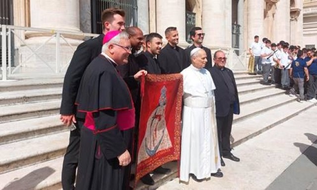 El obispo de Cartagena le transmite al Papa la gratitud del joven ingresado en Roma y su deseo de devolverle la visita cuando salga del hospital