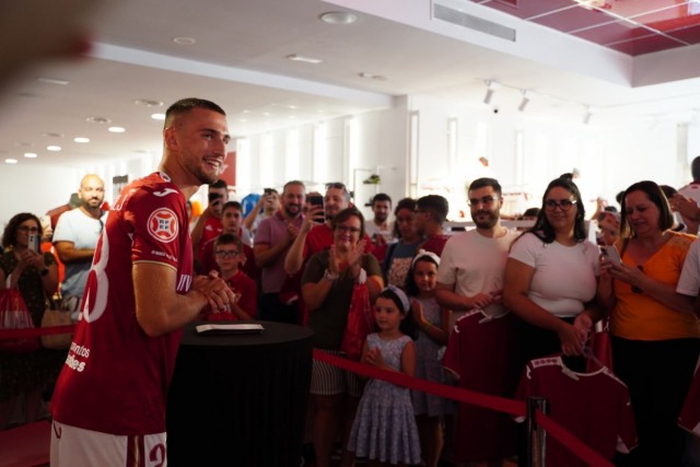 Flakus es aclamado por la afición del Murcia y dice que 