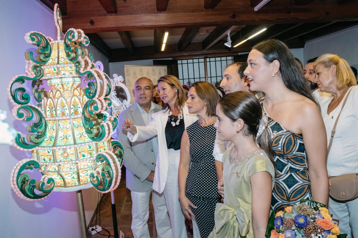 Imagen de la visita a la exposición este miércoles - 