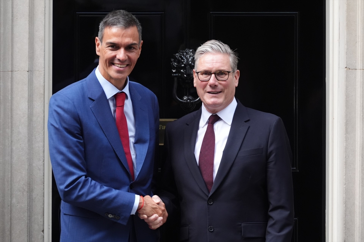 Sánchez y Starmer escenifican su sintonía y apuestan por relanzar la relación tras el acuerdo sobre Gibraltar