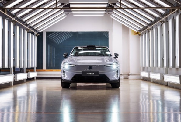 Volvo Cars inicia la producción del nuevo Volvo ES90 totalmente eléctrico