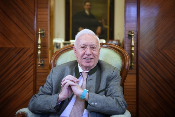 La Generalitat premia por el 9 d'octubre a Amparo Cabanes, García-Margallo y Paco Torreblanca
