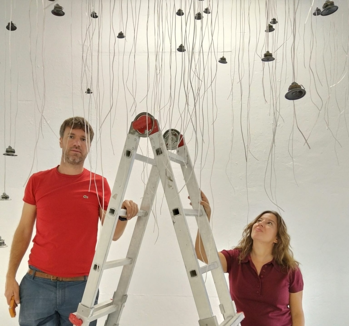 El artista francés Félix Blume invita a formar parte de un enjambre en el Párraga con el zumbido de 250 abejas