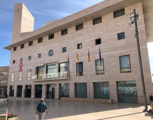 La costa de Pilar de la Horadada se queda sin agua potable tras la rotura de una tubería